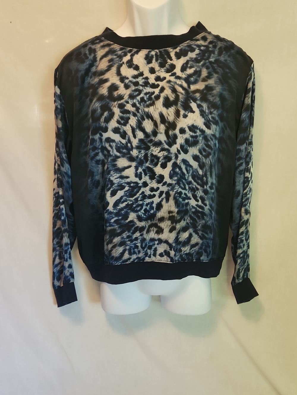 Vince Camuto Blue & Black Leopard-Print Crewneck Sweater